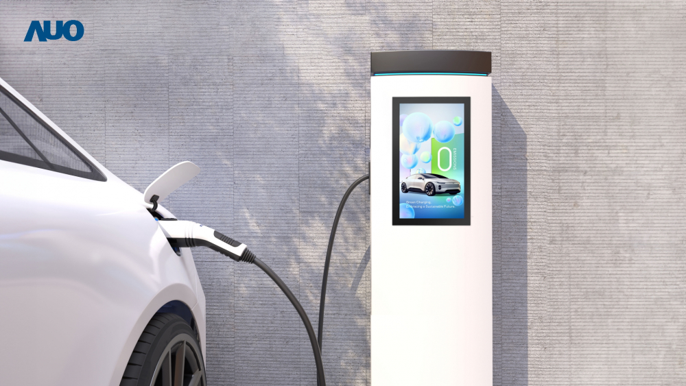 友達〝EVSE車用充電樁解決方案〞專為電動汽車充電樁設計，具有高亮度、克服戶外艱難環境的耐溫、耐紫外線等特性，並搭載散熱性及擴充性強的高效能工業電腦，可實現人機互動訴求，如資訊顯示、支付等應用